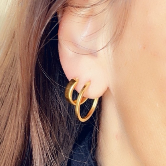 14k Gold Vermeil Semi-Wide Small Hoop Earrings 14mm - Picture 5 of 16